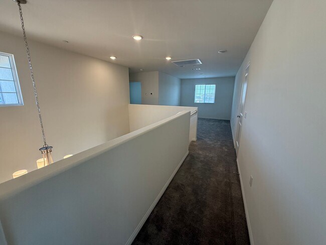Building Photo - Victorville- New Richmond Home, 3 bedrooms...