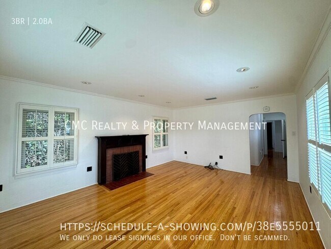 Building Photo - 3822 Rose Ave