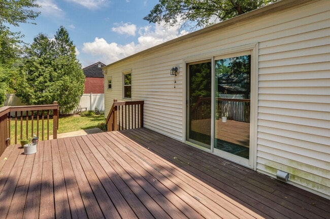 Building Photo - 22 Clayton Ave