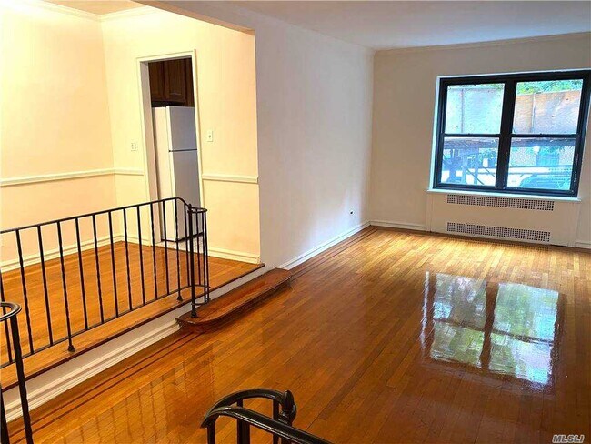 Building Photo - 68-38 Yellowstone Blvd