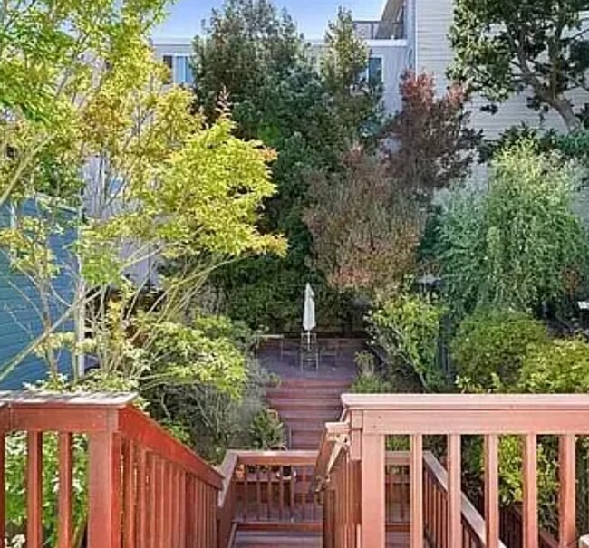 Building Photo - 16-18 Hoffman Ave