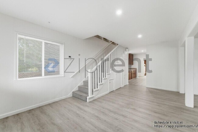 Building Photo - 1967 Solano Way