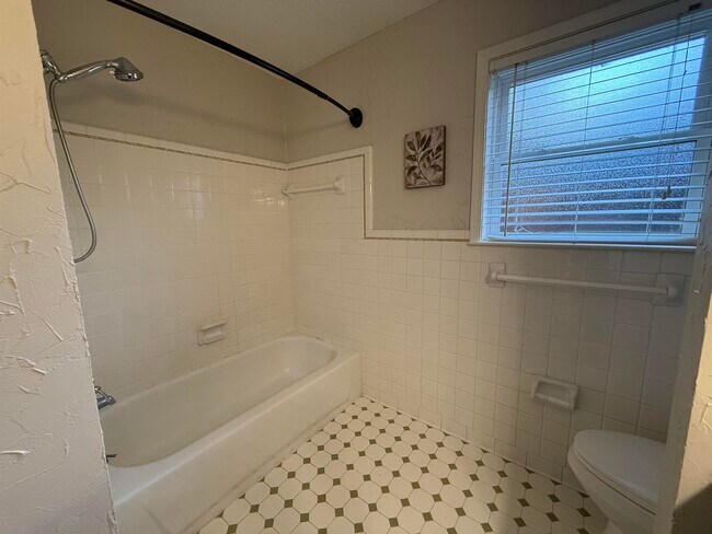 Building Photo - 5701 Baird Dr