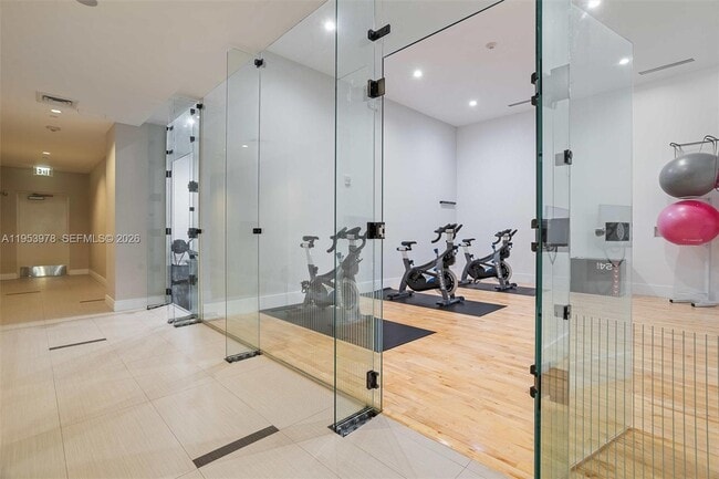 Building Photo - 801 Brickell Key Blvd