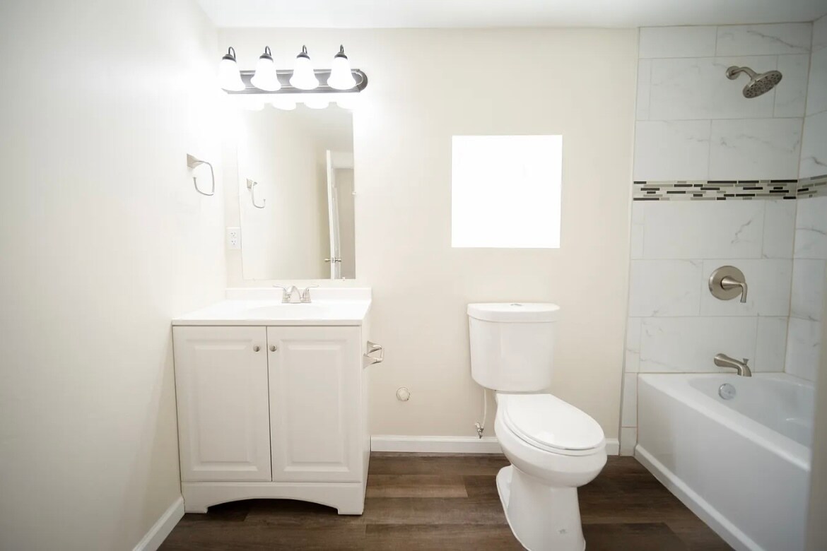 Building Photo - 315 Atrisco Dr SW