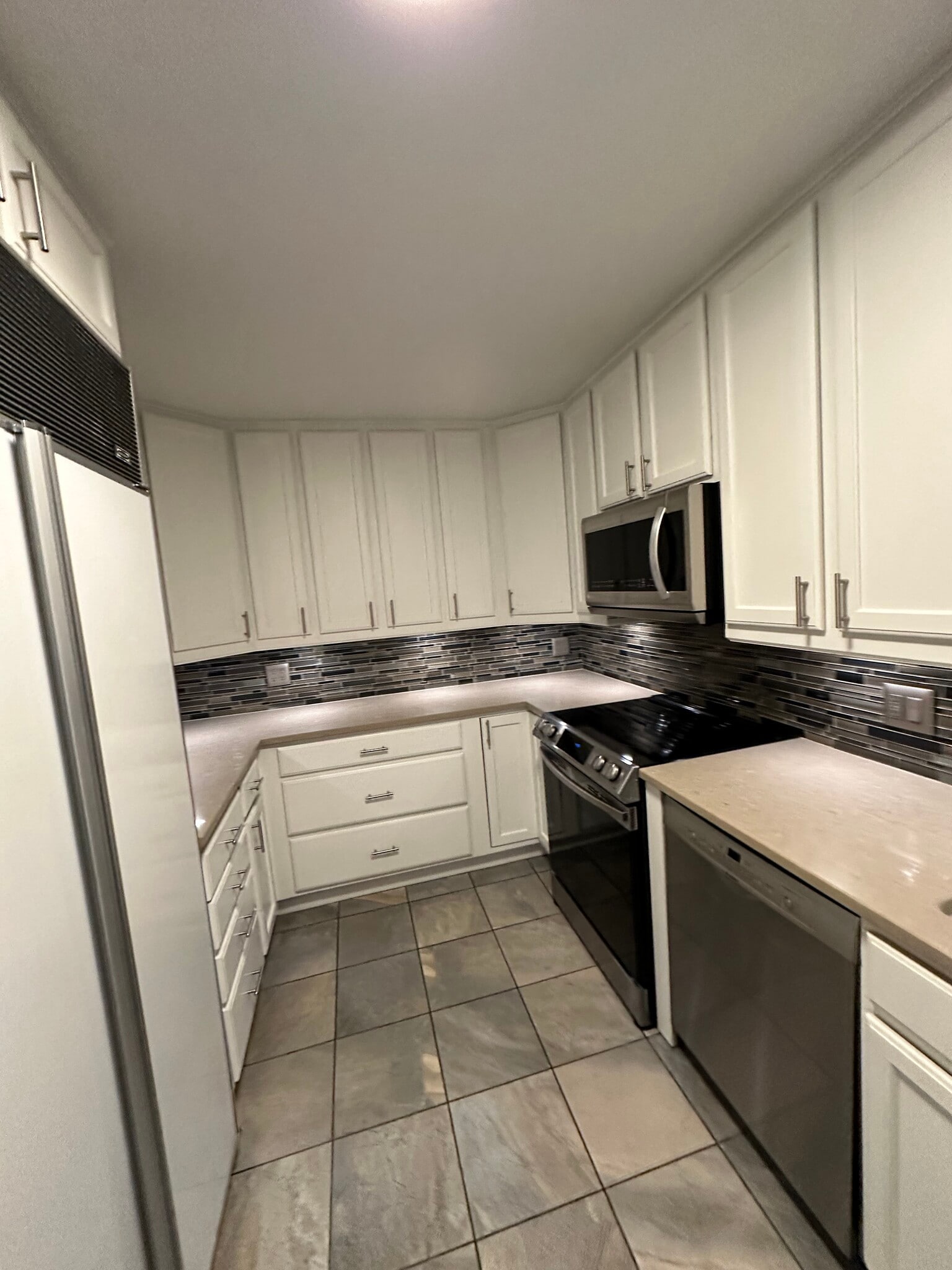 Building Photo - 1350 N Dearborn St