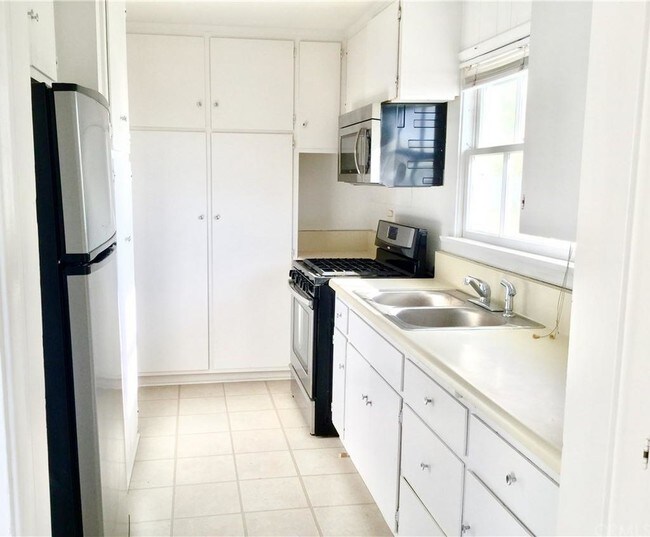 Building Photo - 31503 Shrewsbury Dr