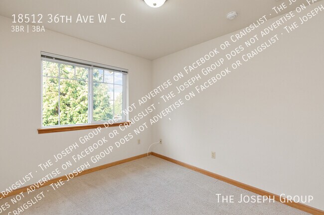 Building Photo - 18512 36th Ave W