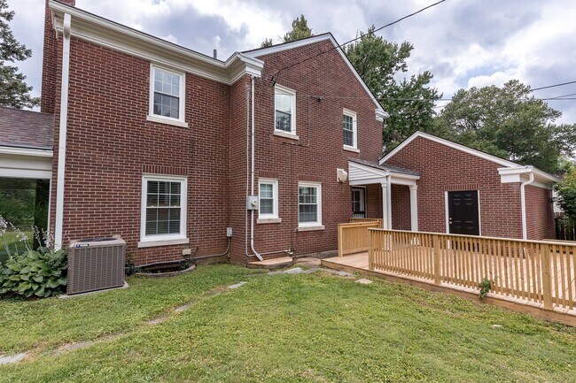 Building Photo - 1819 Fleming Rd