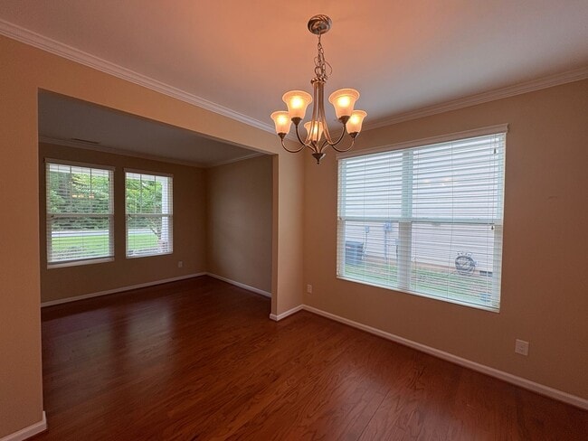 Building Photo - Gorgeous Sanford Home with Fenced Yard