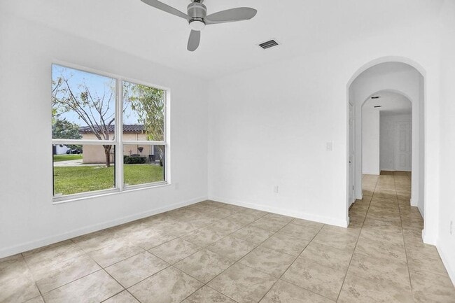 Building Photo - 9081 SW 169th Ct