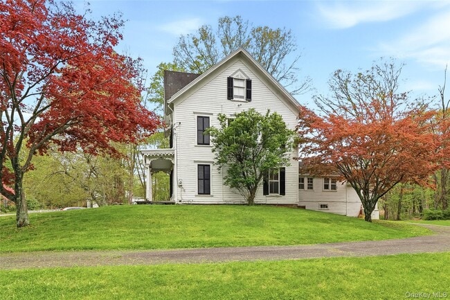 Building Photo - 15 Ladentown Rd
