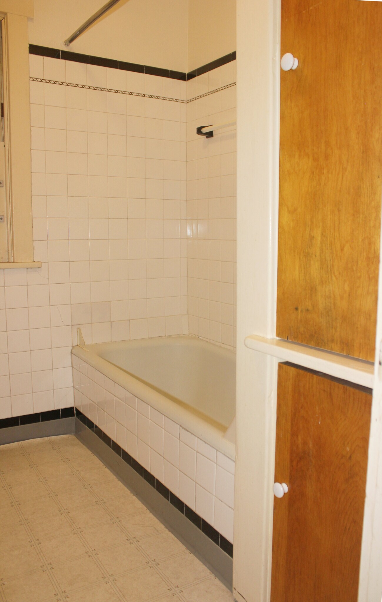 Bath, linen closet - 5840 Alderson St