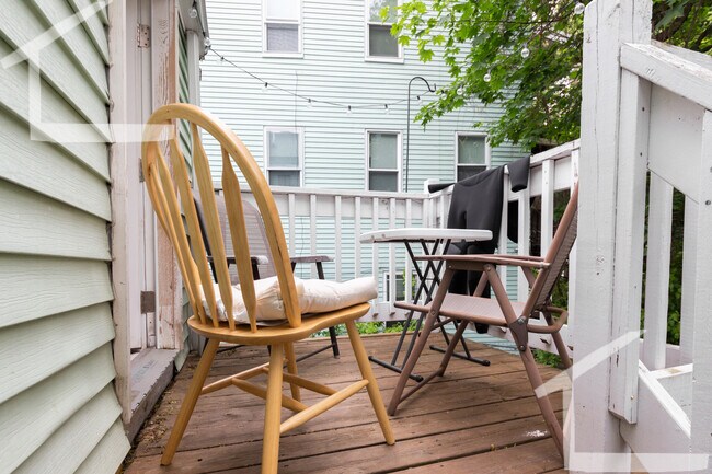 Building Photo - 15 Gordon St