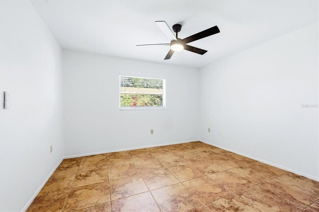 Building Photo - 2777 Dueby St