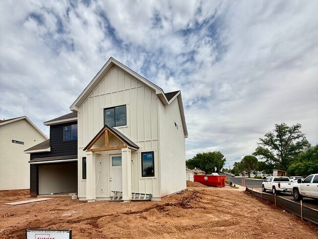 Building Photo - BRAND NEW Three Bedroom Home in Downtown W...