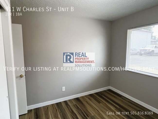 Building Photo - 911 Charles St