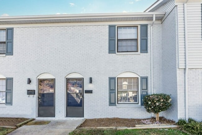 Building Photo - Nu Salisbury