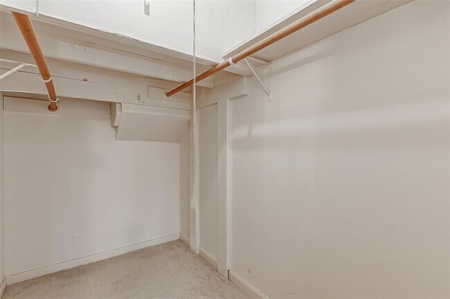 Building Photo - 6831 Reed Rd