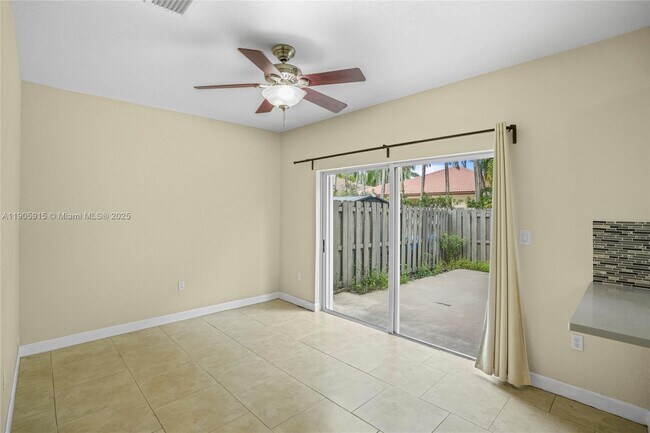 Building Photo - 4129 NE 26th St