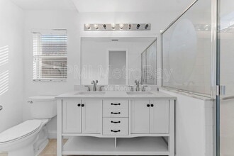 Building Photo - 5232 Mango Fruit St