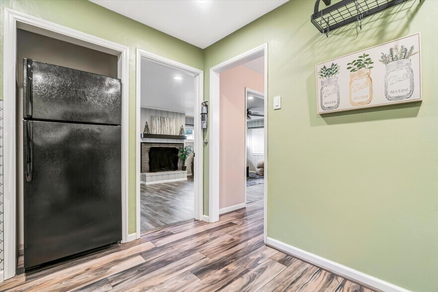 Building Photo - 6309 Sheppard Dr