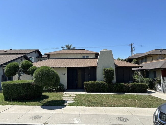 Building Photo - Completely Remodeled 3 Bed 2 Bath Apartment in La Habra