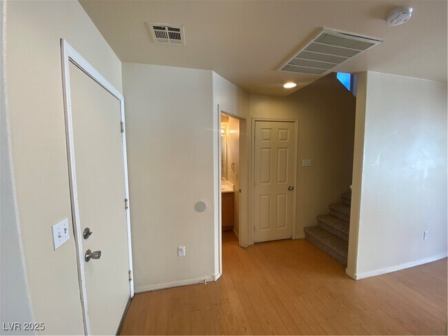 Building Photo - 3945 Bayamon St