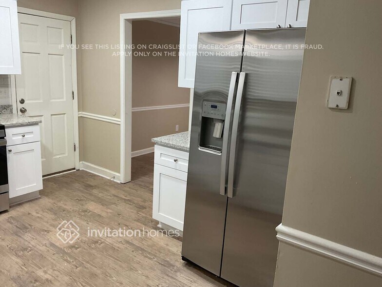 Building Photo - 1361 Willowbrook Dr SW