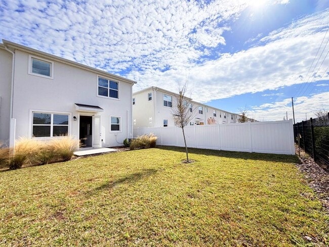 Building Photo - 398 Bogey Dr