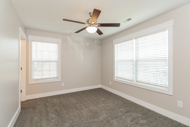 Building Photo - 913 N Boyce St