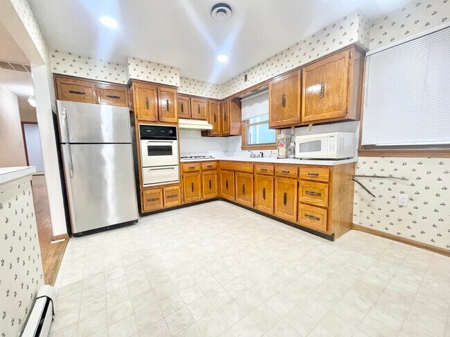 Building Photo - 47 Country Village Ct