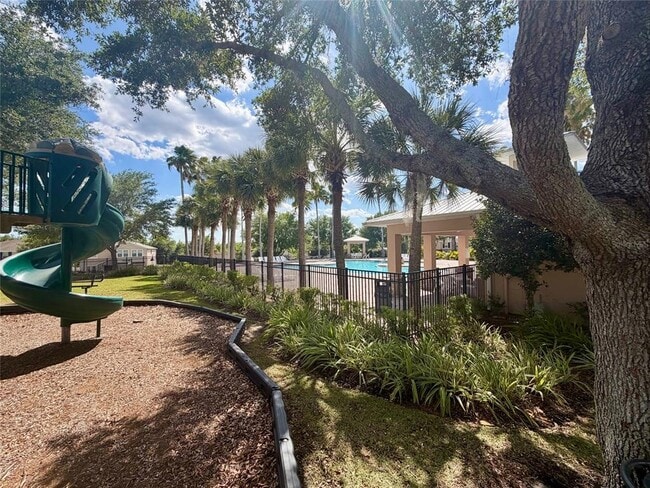 Building Photo - 3342 Landing Vw