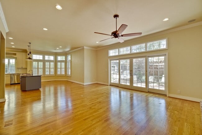 Building Photo - Stunning two-story spacious home on tranquil tree-lined street.