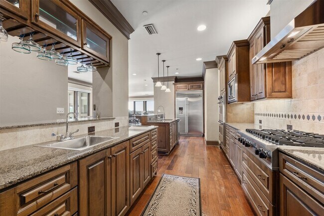 Building Photo - 501 Samuels Ave