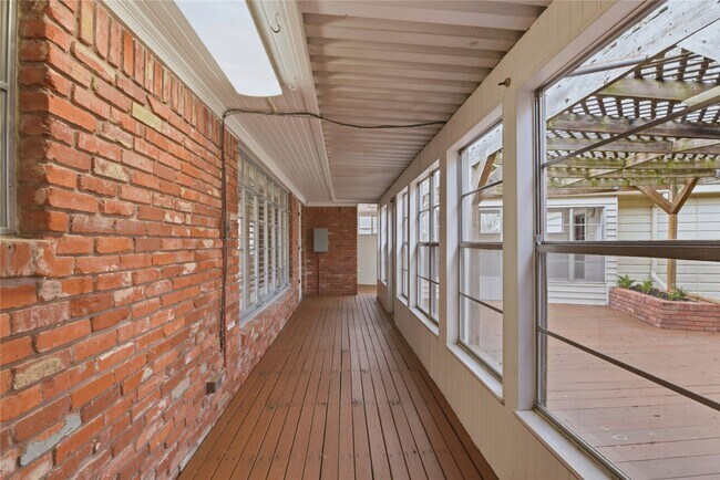 Building Photo - 3626 Latma Dr