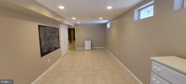 Building Photo - 23503 Sugar View Dr