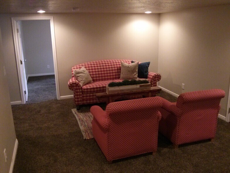Family Room - 373 N 800 W