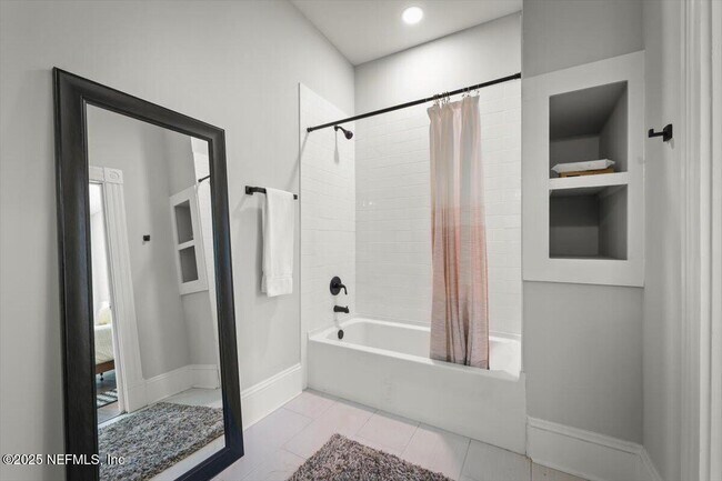 Building Photo - 1946 Redell St