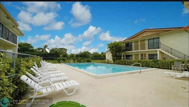 Building Photo - 11000 Royal Palm Blvd
