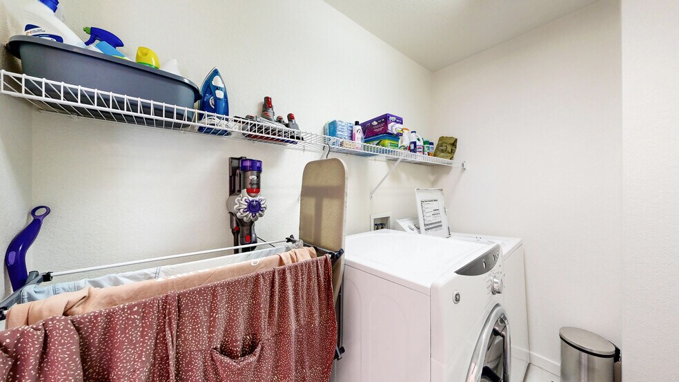 Building Photo - 2560 Concord Cir