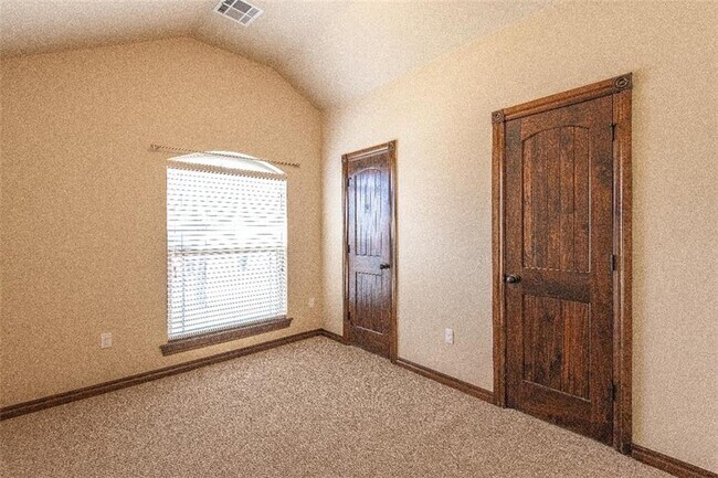 Building Photo - 12108 Chesterfield Ln