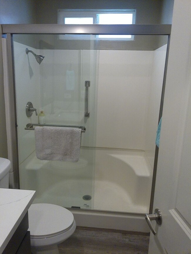 Building Photo - Spacious 4 bedroom 2 bath Double wide Available short term or long term