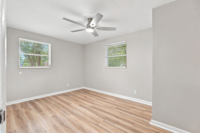 Building Photo - 5822 Tampico Rd