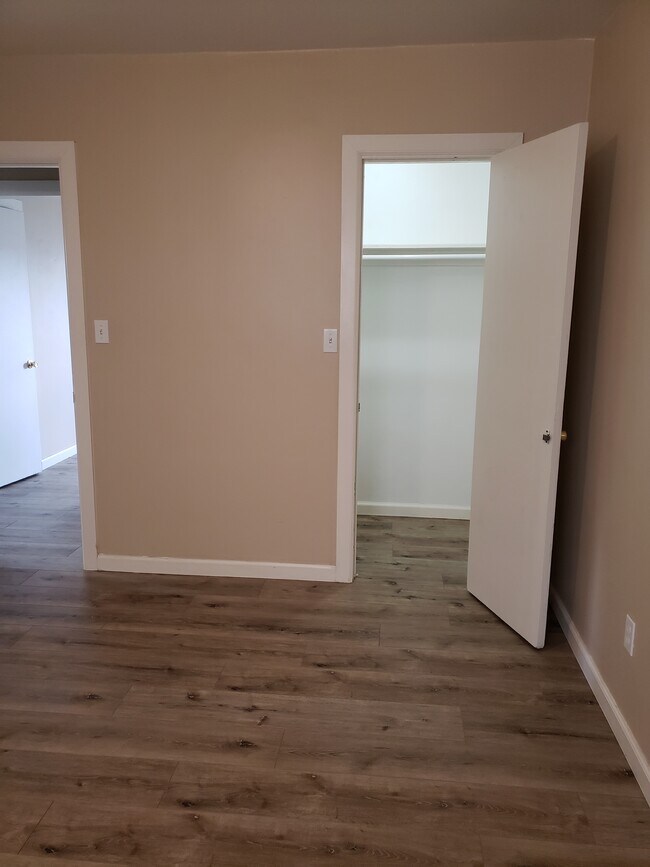 Building Photo - 13754 Sherman Way