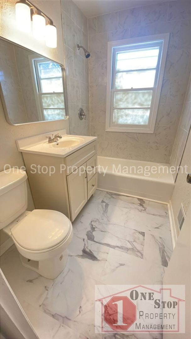 Building Photo - Beautifully Remodeled 2-bedroom, 1-bath ho...