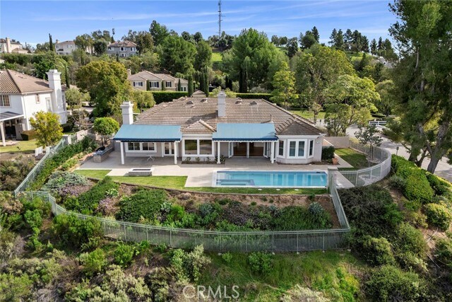 Building Photo - 2309 Skyline Dr