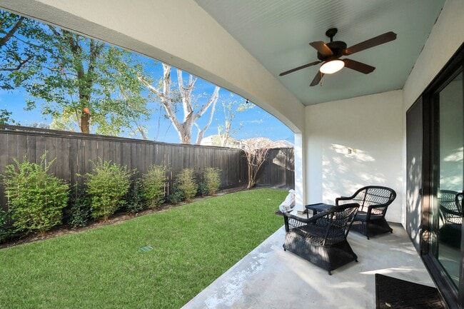 Building Photo - 1715 Maravilla Dr