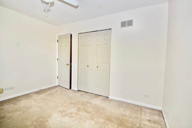 Building Photo - 1661 Charlotte Cir