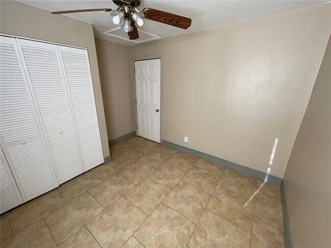 Building Photo - 301 W Lyman Ave